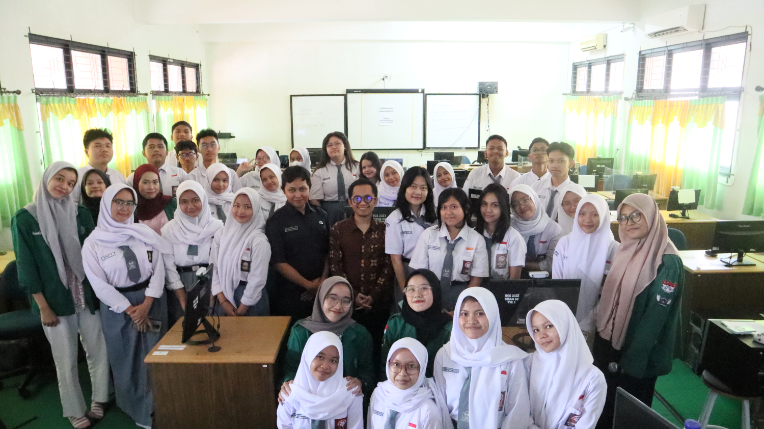Dokumen Humas Uhamka