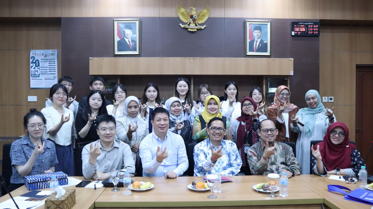 Dokumen Humas Uhamka