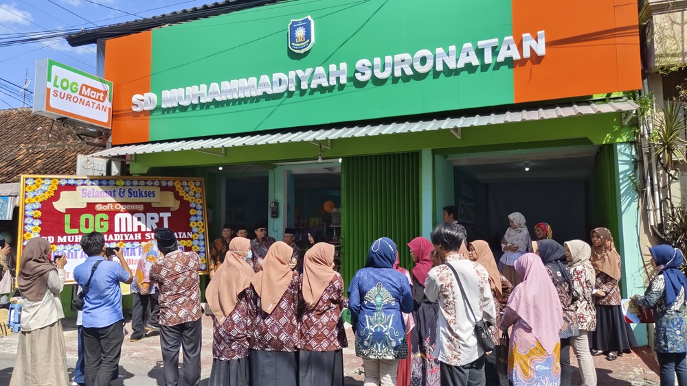 Peresmian Logmart SD Muhammadiyah Suronatan. Foto: Mutia/Magang