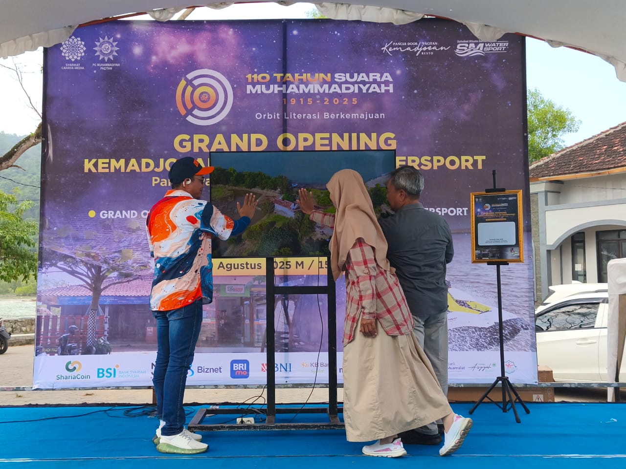 Launching Kemadjoean Resto di Pantai Pantai Pancer Door Lingkungan Kebon, Kelurahan Ploso, Kabupaten Pacitan, Jawa Timur, Sabtu (9/8). Foto: Cris