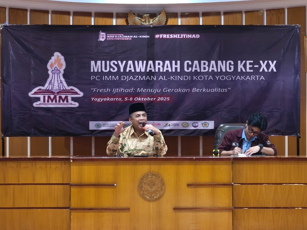 Dr H Agung Danarto, MAg saat menyampaikan Stadium General di Musycab XX PC IMM Djazman Al-Kindi Kota Yogyakarta. Foto: Cris