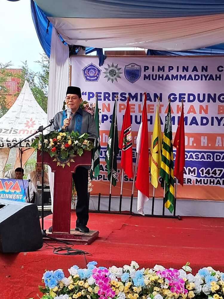 Dr H Amirsyah Tambunan, CWC