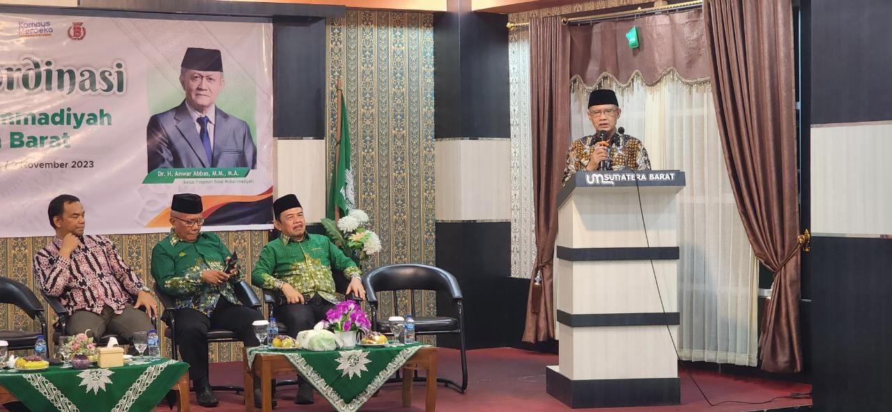 Haedar Nashir sampaikan amanatnya di agenda Rapat Koordinasi Muhammadiyah se-Sumatera Barat (4/11).