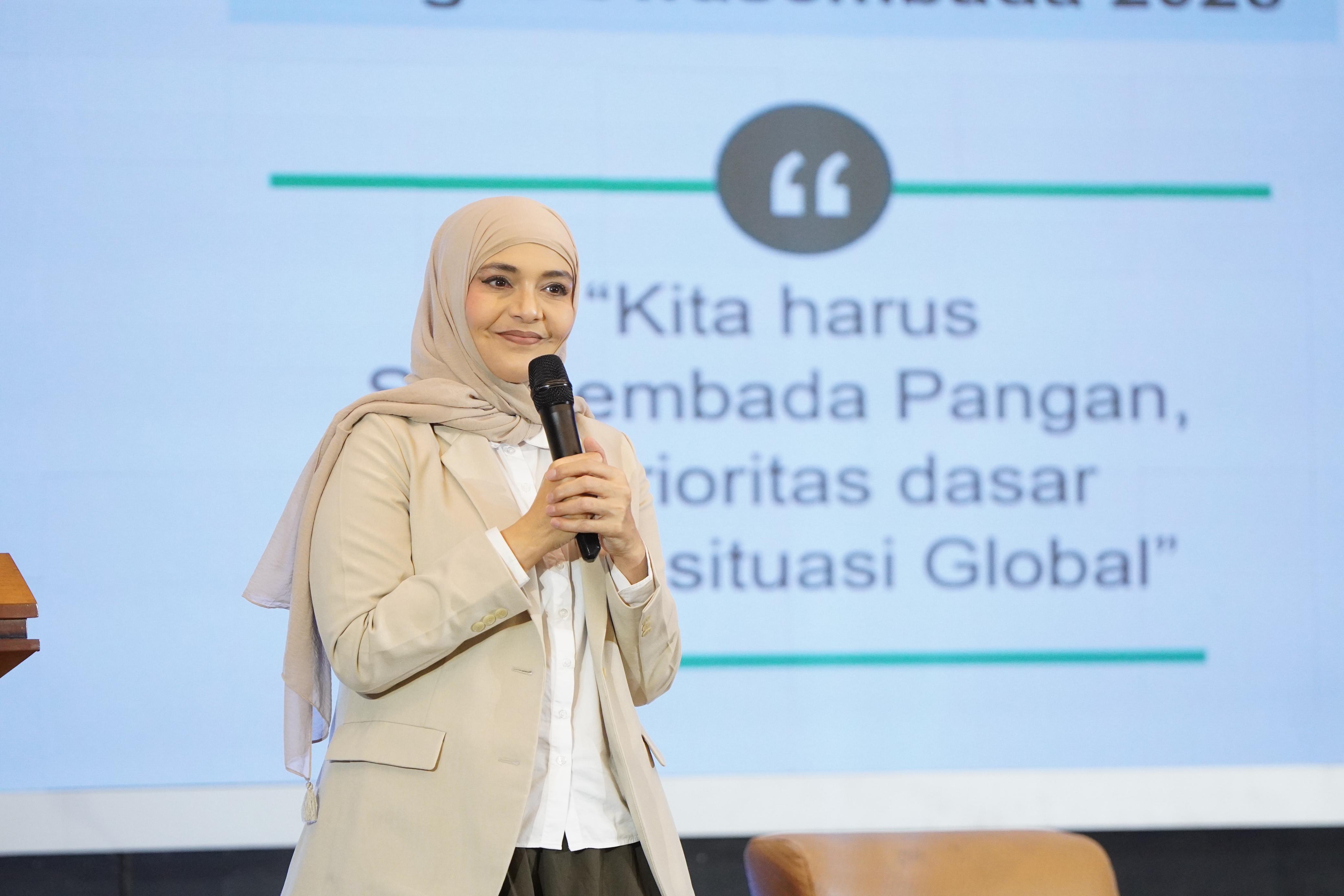Lula Kamal, dalam seminar bertajuk “Kedaulatan Pangan dan Ketangguhan Keluarga: Mewujudkan Kemandirian Perempuan dalam Ketahanan Pangan Nasional”