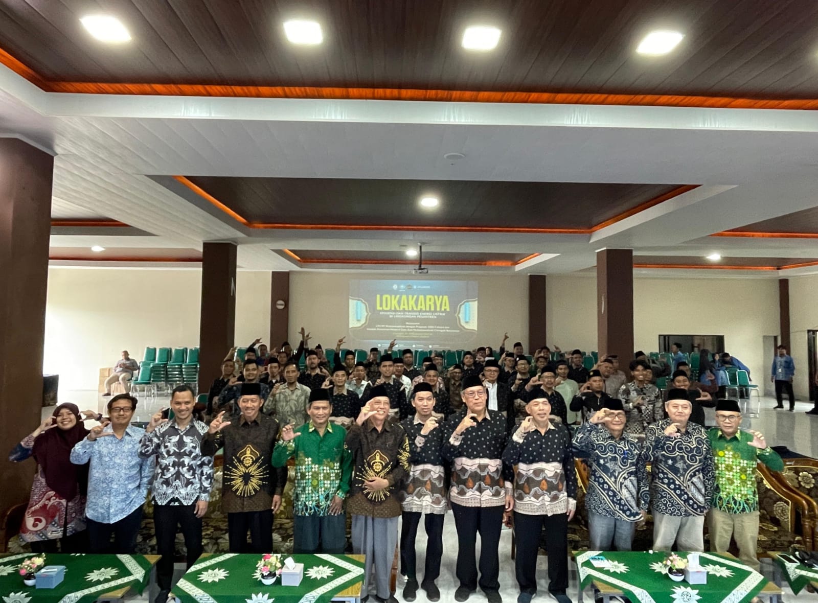 Lokakarya Efisiensi dan Transisi Energi Listrik di Pesantren