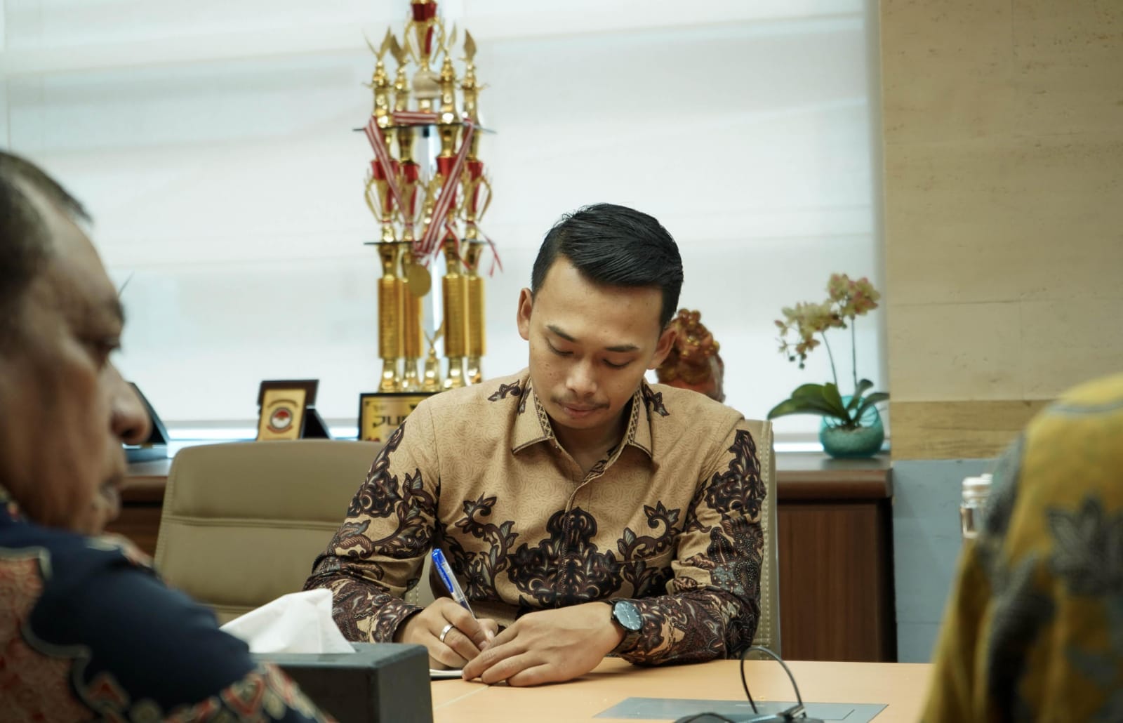 Ruang Tengah Buya ASM dan Indonesia Kini