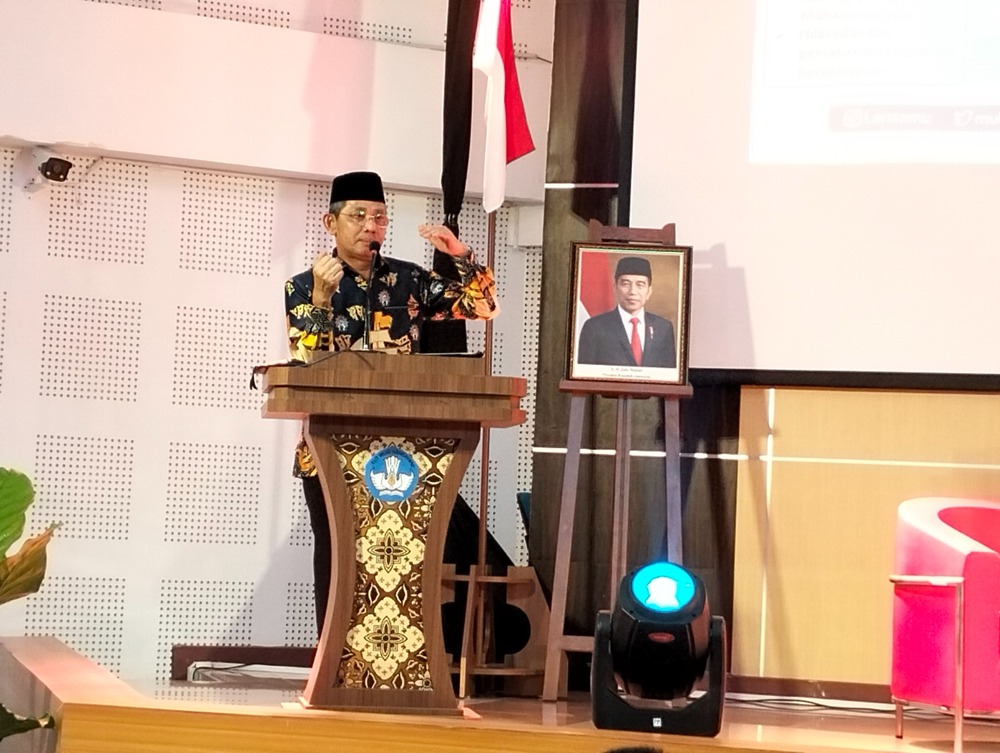 Ketua Pimpinan Pusat Muhammadiyah Prof Dr H Irwan Akib, MPd. Doc. SM