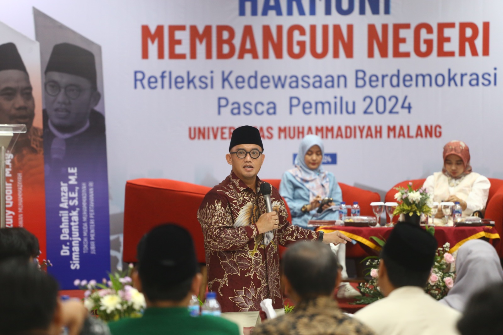 Jubir Prabowo Subianto, Dahnil Anzar Simanjutak sampaikan kuliah politik di UMM (13/5).