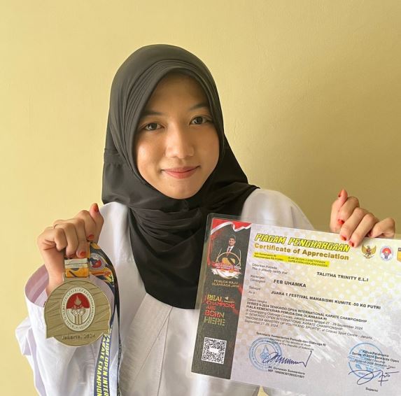 main slot Mahasiswi Uhamka Juara 1 Kejuaraan Karate Internasional