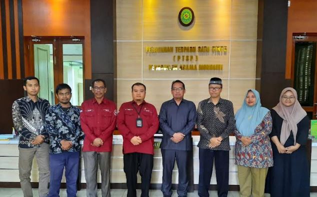 Ketua PA Wonogiri dan Tim Posbakum Majelis Hukum dan HAM PWA Jawa Tengah. Dokpri.