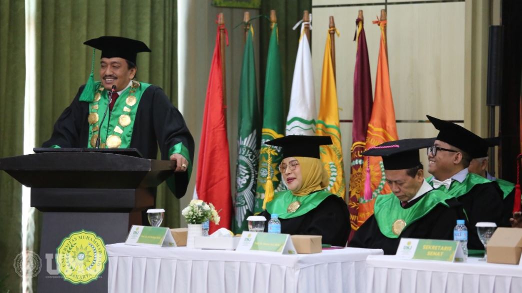 Rektor Universitas Muhammadiyah Jakarta, Prof. Dr. Ma’mun Murod, M.Si., saat memberikan sambutan pada acara pengukuhan Guru Besar UMJ di Auditorium Syafri Guricci, Selasa, (26/09/2023). Dok UMJ