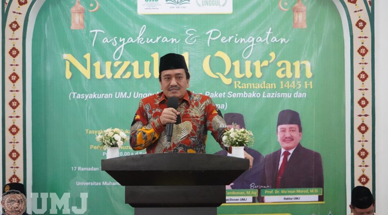 Rektor Universitas Muhammadiyah Jakarta (UMJ) Prof. Dr. Ma'mun Murod., M.Si., saat menyampaikan tausyiyah pada Tasyakuran Akreditasi Unggul di Masjid At-Taqwa UMJ, Rabu (27/03/24). (KSU/Foto: Haekal Fahmi)