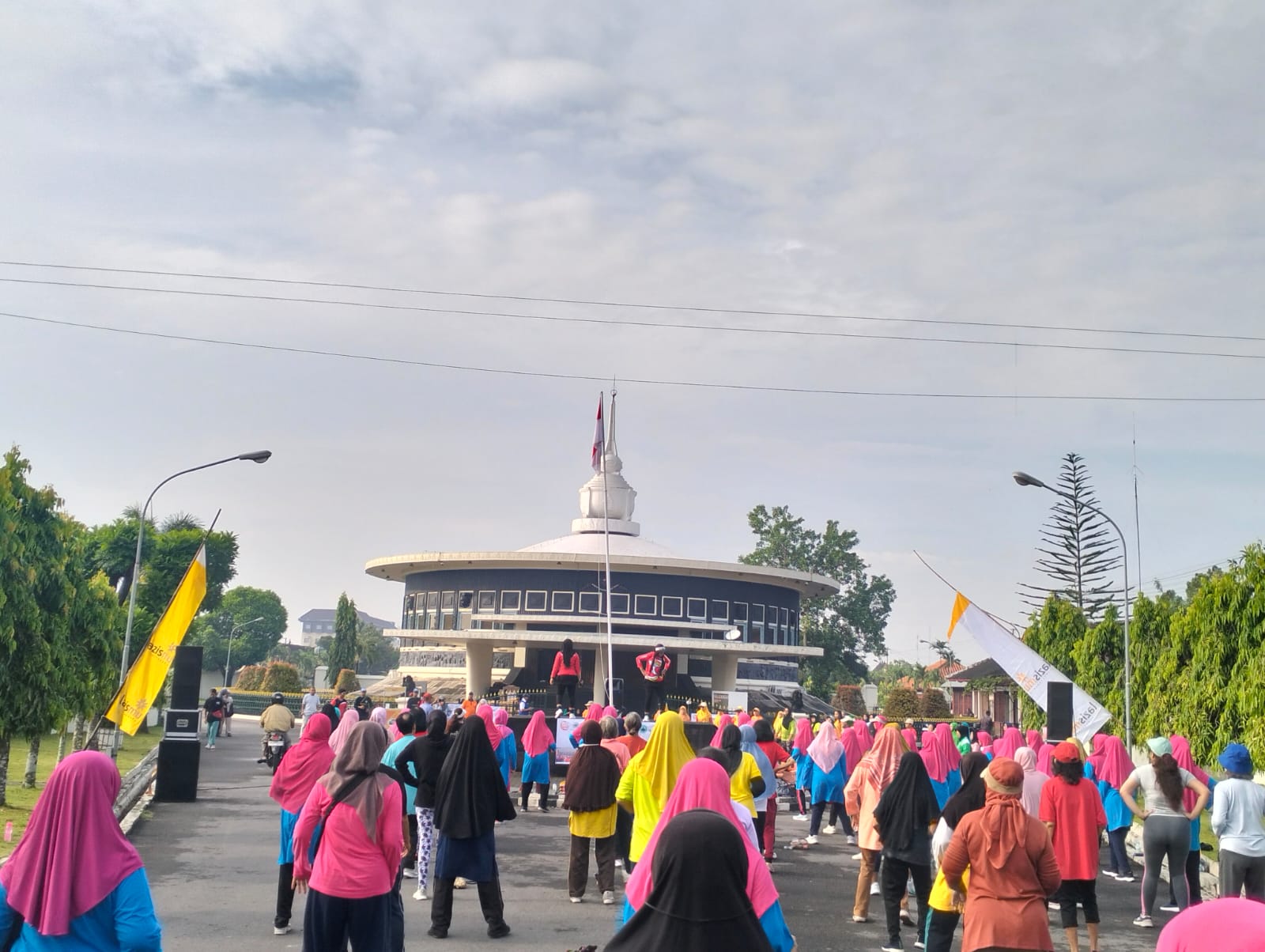 Senam Sehat Penuh Manfaat Lazismu Kota Yogyakarta. Foto: Cris